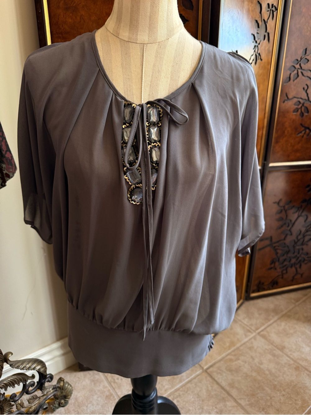 Cache Gray Embellished Cold Shoulder Blouson Top Tie Neck Beaded Size M